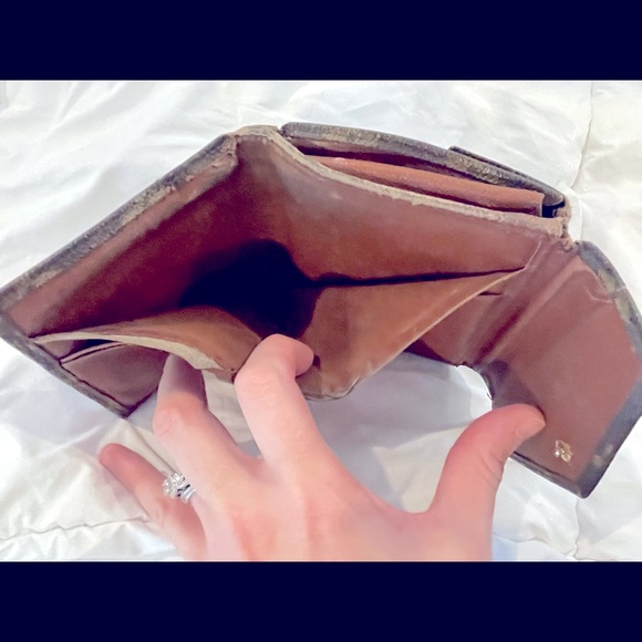 Authentic Louis Vuitton Monogram Envelope Wallet - Picture 5 of 11